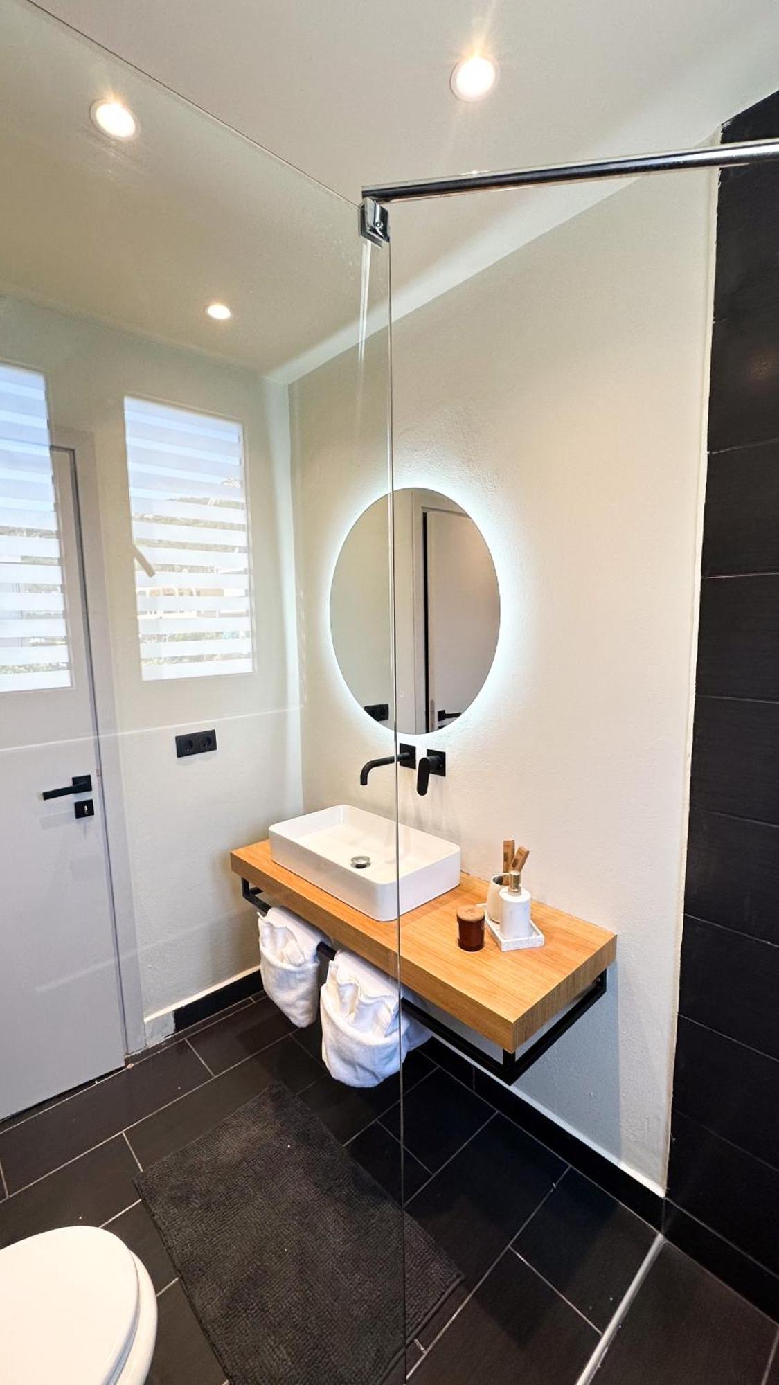 Ixia Home Ixia (Rhodes)