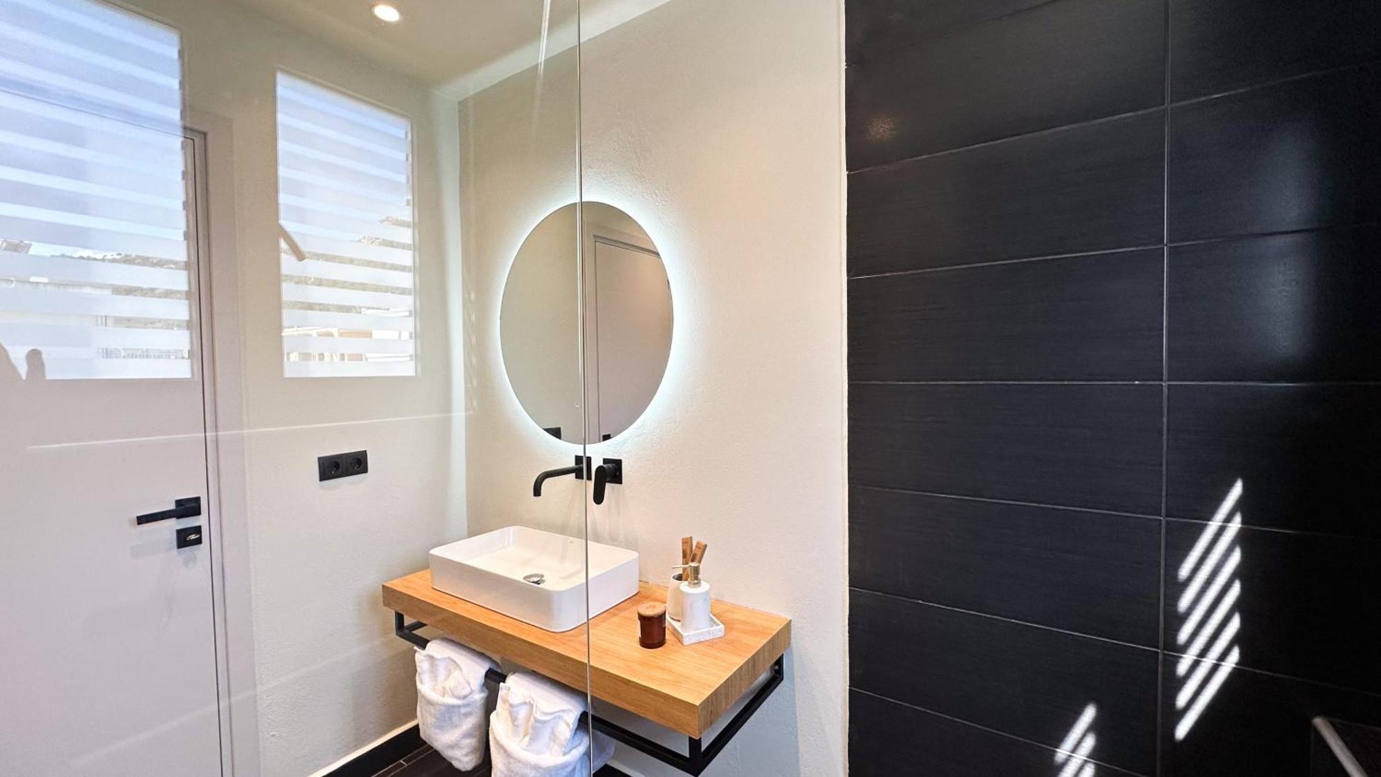 Lejlighed Ixia Home